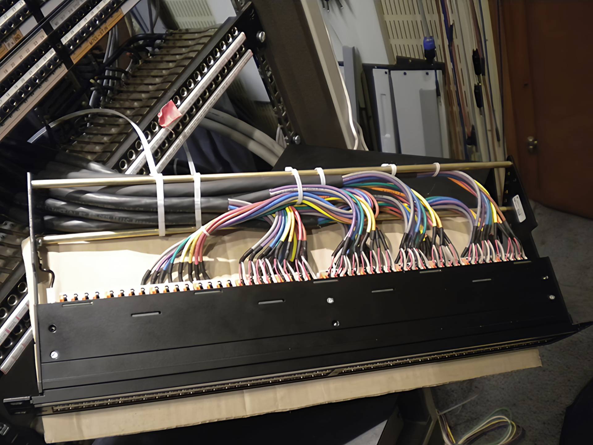 TRIKTRONICS