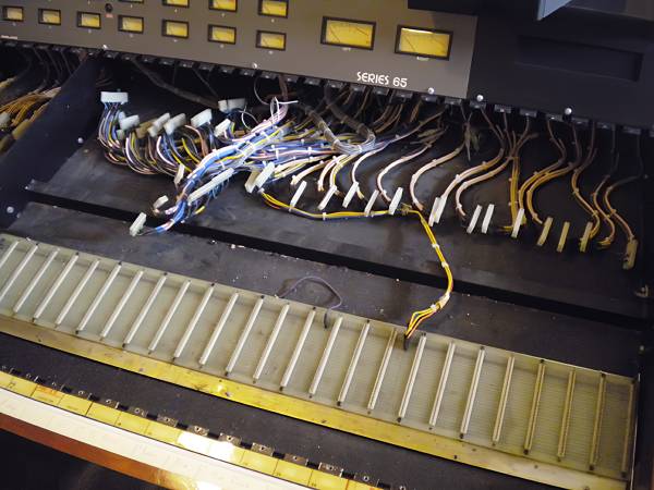 trident Series65 - Innenansicht nach Entnahme smtlicher ChannelstripsModule